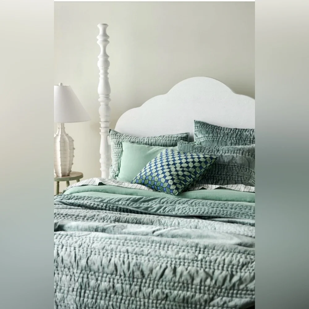 Anthropologie Lustered Velvet Alastair Quilt Size Queen NWT
